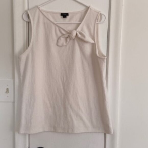 Ann Taylor Factory Tops - Ann Taylor Factory Cream Sleeveless Blouse with Bow Accent Large